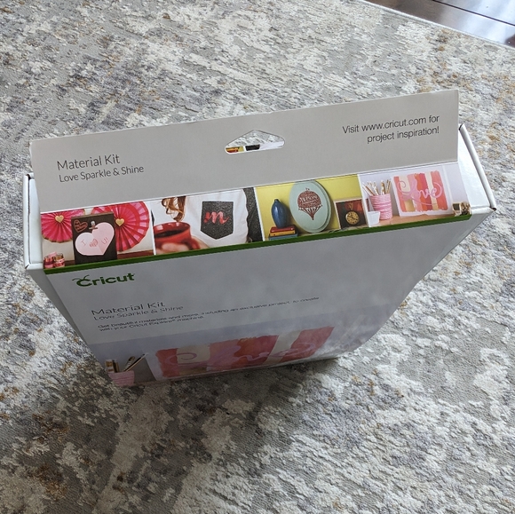Cricut Love Sparkle & Shine Vinyl Material kit - Picture 3 of 7